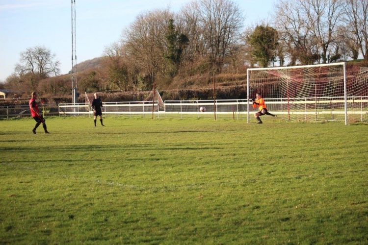 ipplepen athletic v ivybridge town reserves south devon football league